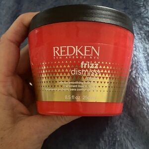 Redken Frizz Dismiss Smoothing Mask in Red and Gold